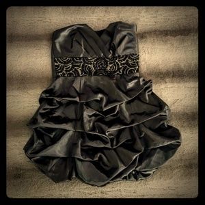 Trixxi Ruffled Strapless Metallic Mini